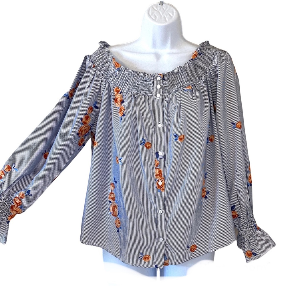 FINAL CHANCE! CLOSET CLOSING! - Picture 2 of 9